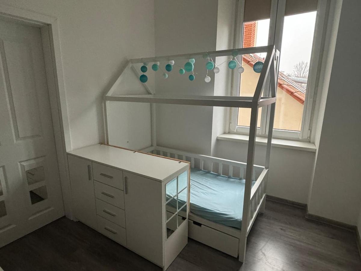 Apartment V Centru Znojma S Vybavenim Pro Deti A Garazi Pro Kola