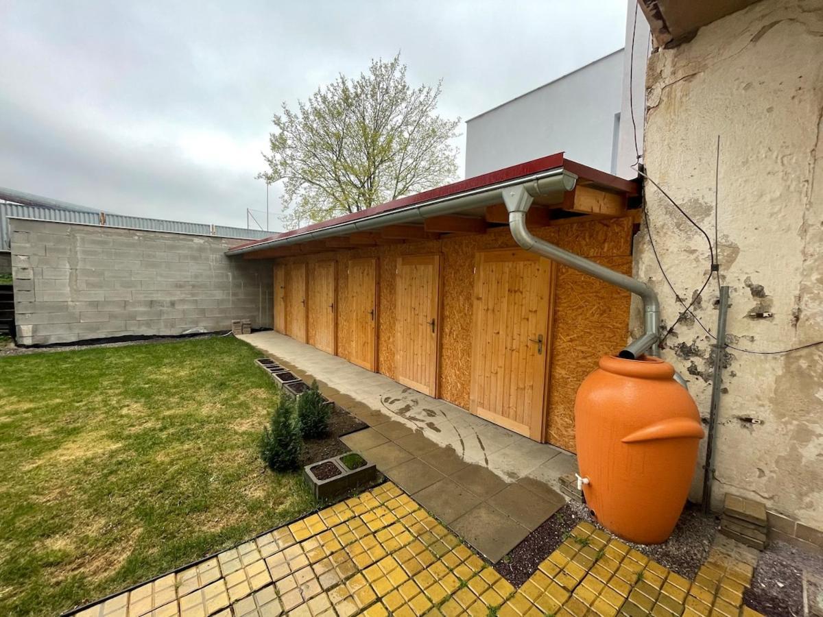 Apartment V Centru Znojma S Vybavenim Pro Deti A Garazi Pro Kola *
