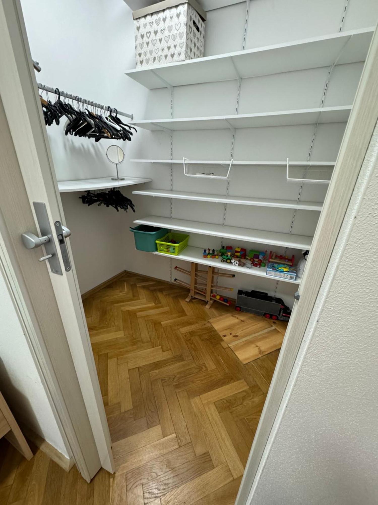 V Centru Znojma S Vybavenim Pro Deti A Garazi Pro Kola Apartment Znojmo